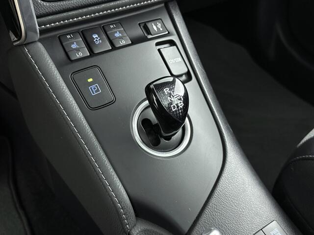 Toyota AURIS Touring Sports 1.8 Hybrid Lease pro | Panoramadak | Full map navigatie | Cruise control | Privacy glass | LM velgen |