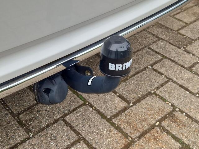 Toyota AURIS 1.8 Hybrid Aspiration Trekhaak - NL Auto