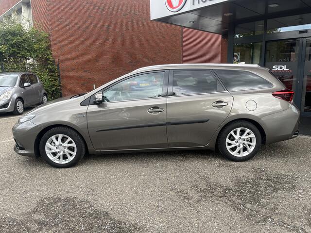 Toyota AURIS Touring Sports 1.8 Hybrid Dynamic // PANORAMADAK // KEYLESS // NAVI // CAMERA // CRUISE // CLIMA // LED //