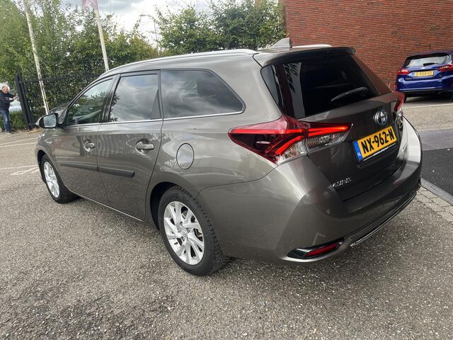 Toyota AURIS Touring Sports 1.8 Hybrid Dynamic // PANORAMADAK // KEYLESS // NAVI // CAMERA // CRUISE // CLIMA // LED //
