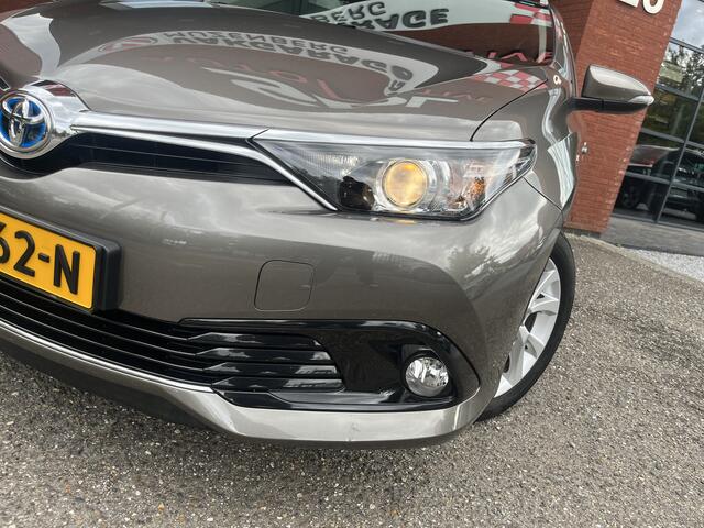 Toyota AURIS Touring Sports 1.8 Hybrid Dynamic // PANORAMADAK // KEYLESS // NAVI // CAMERA // CRUISE // CLIMA // LED //