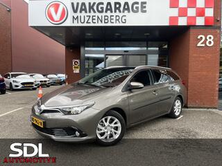 toyota-auris-touring-sports-1.8-hyb