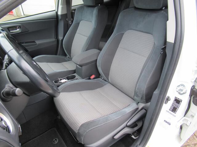 Toyota AURIS 1.8 Hybrid Dynamic Go PARELMOER LAK