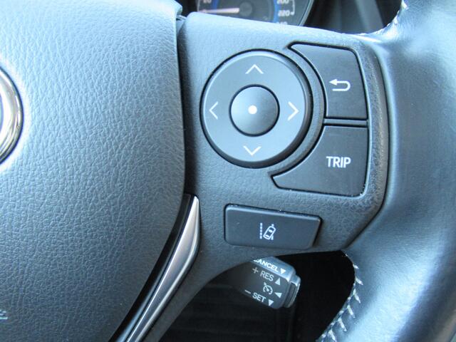 Toyota AURIS 1.8 Hybrid Dynamic Go PARELMOER LAK