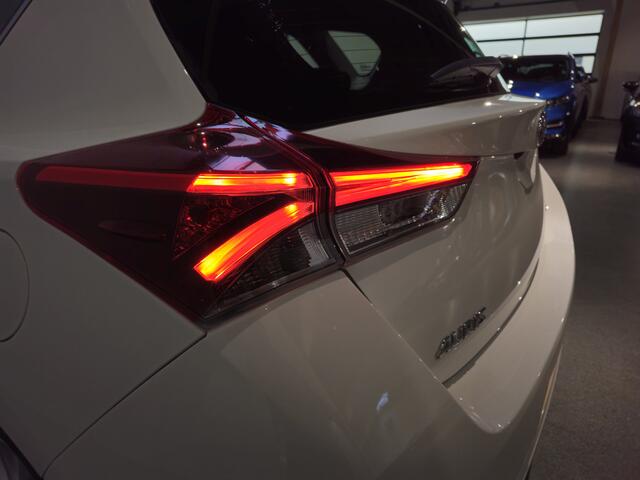 Toyota AURIS 1.8 Hybrid Dynamic - Navigatie - Achteruitrijcamera - Cruise - Climate control