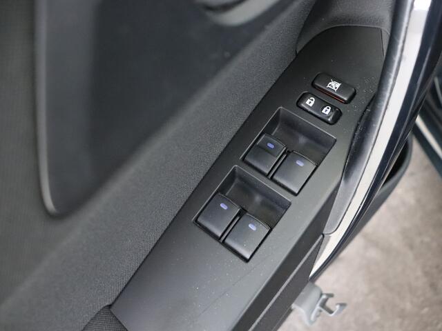 Toyota AURIS Touring Sports 1.8 Hybrid Trend | BTW Voertuig | Panorama dak | Achteruitrijcamera |