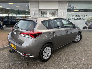 toyota-auris-1.3-now--trekaak--bl