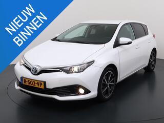 toyota-auris-1.8-hybrid-executive-g