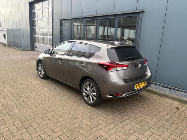 Toyota AURIS 1.8 Hybrid Business Pro Automaat CAMERA/KEYLESS/NAVI/PDC/17INCH/STOELVERWARMING