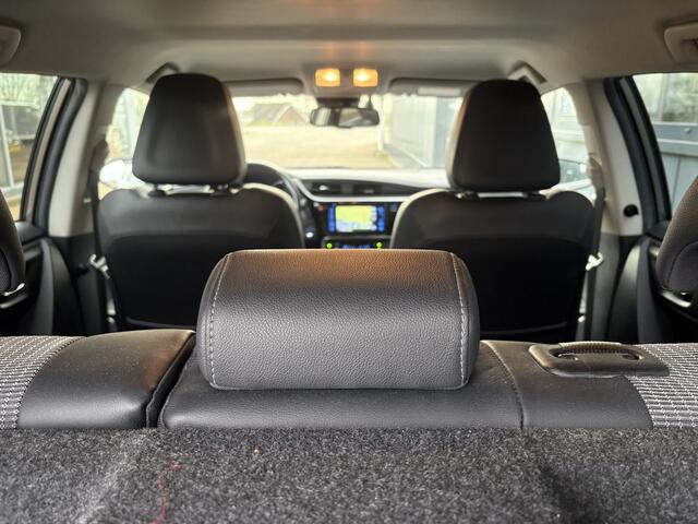 Toyota AURIS 1.8 Hybrid Business Pro Automaat CAMERA/KEYLESS/NAVI/PDC/17INCH/STOELVERWARMING