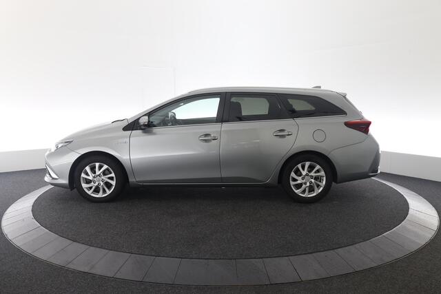 Toyota AURIS Touring Sports 1.8 Hybrid Executive | Stoelverwarming | Navi