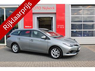 toyota-auris-touring-sports-1.8-hyb