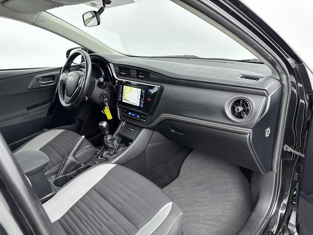 Toyota AURIS Touring Sports 1.3 Aspiration 1000kg Trekgewicht | Beurt Incl | Parkeercamera | Navigatie | Trekhaak | DAB | Metallic Lak | Lichtmetalen Velgen | Mistlampen | NL-Auto |