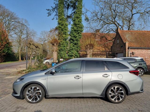 Toyota AURIS Touring Sports 1.8 Hybr. Freestyle Pano Navi