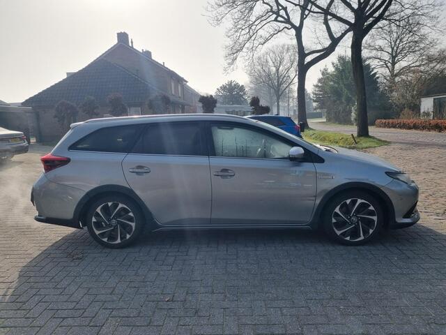 Toyota AURIS Touring Sports 1.8 Hybr. Freestyle Pano Navi
