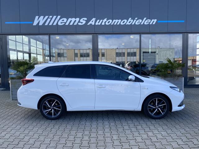 Toyota AURIS Touring Sports 1.8 Hybrid Dynamic Ultimate Stoelverwarming, Navigatie , Camera