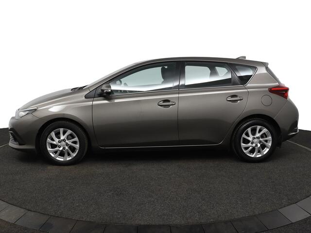 Toyota AURIS 1.2T Aspiration | Automaat | 1300 kg trekgewicht | Airco | Cruise Control | Achteruitrijcamera |