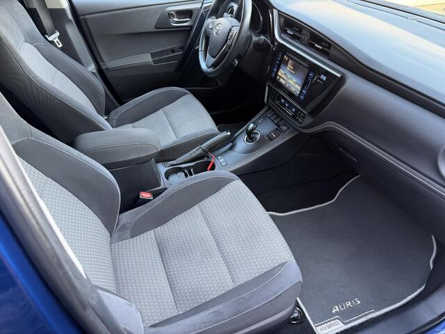 Toyota AURIS 1.8 Hybrid Black Edition