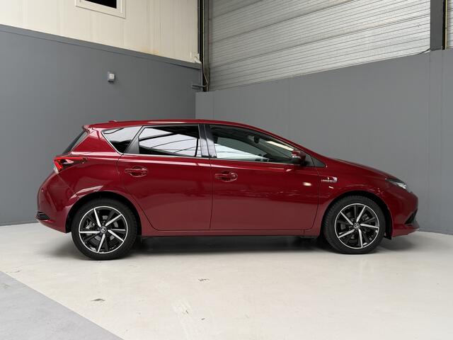 Toyota AURIS 1.8 Hybrid Black Edition LED|Camera|Cruise