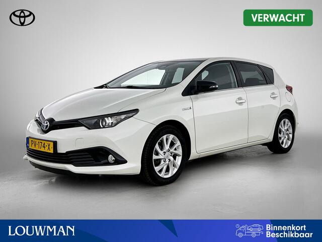 Toyota AURIS 1.8 Hybrid Black Edition | Trekhaak | NL auto | Achteruitrijcamera | Onderweg-naar-dealer