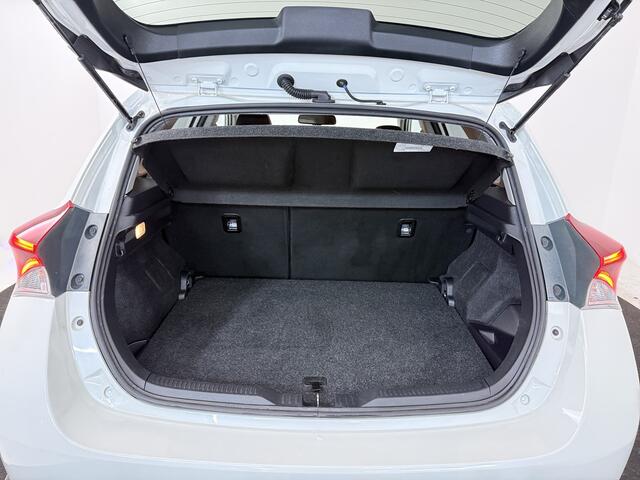 Toyota AURIS 1.8 Hybrid Black Edition | Navigatie | Trekhaak | Stoelverwarming | Camera |