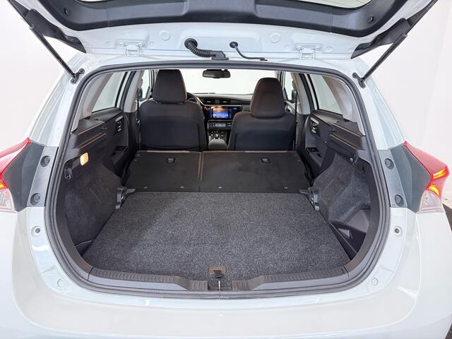 Toyota AURIS 1.8 Hybrid Black Edition | Navigatie | Trekhaak | Stoelverwarming | Camera |