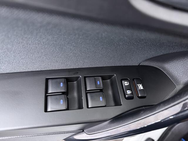 Toyota AURIS 1.8 Hybrid Black Edition | Navigatie | Trekhaak | Stoelverwarming | Camera |