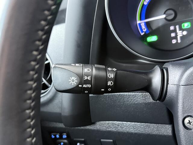 Toyota AURIS 1.8 Hybrid Black Edition | Navigatie | Trekhaak | Stoelverwarming | Camera |