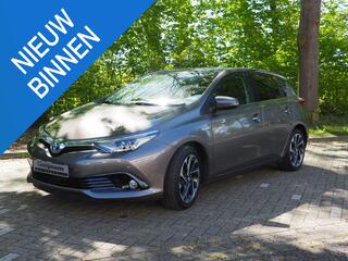 toyota-auris-1.8-hybrid-dynamic-nav