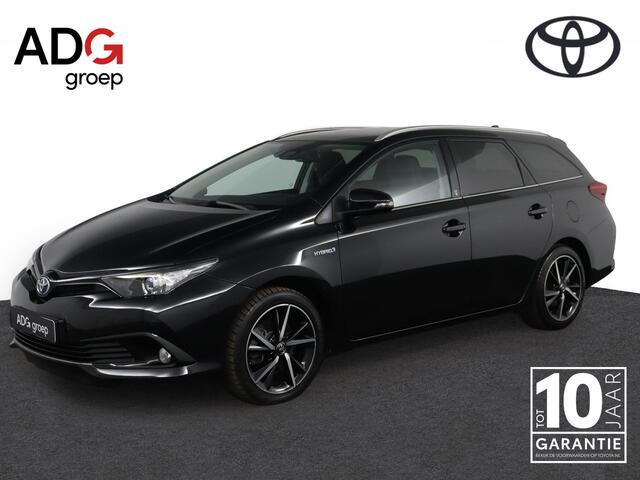Toyota AURIS 1.8 Hybrid Executive | Trekhaak | Parkeersensoren | Stoelverwarming | Cruise-Control | Panorama Dak |