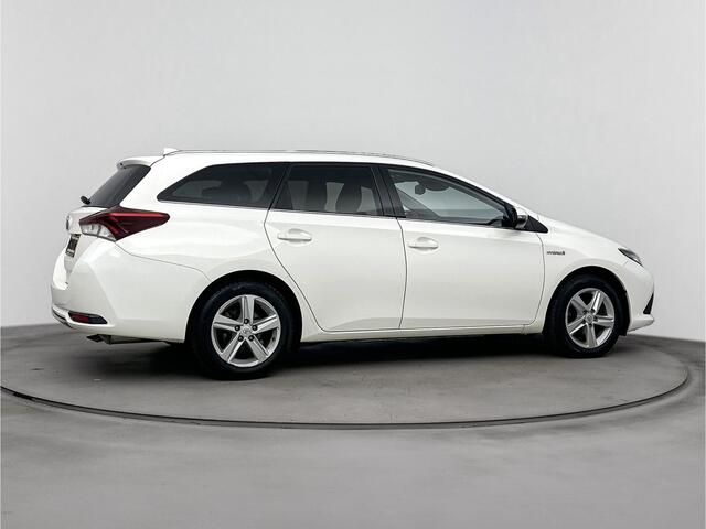 Toyota AURIS Touring Sports 1.8 Hybrid Dynamic Go