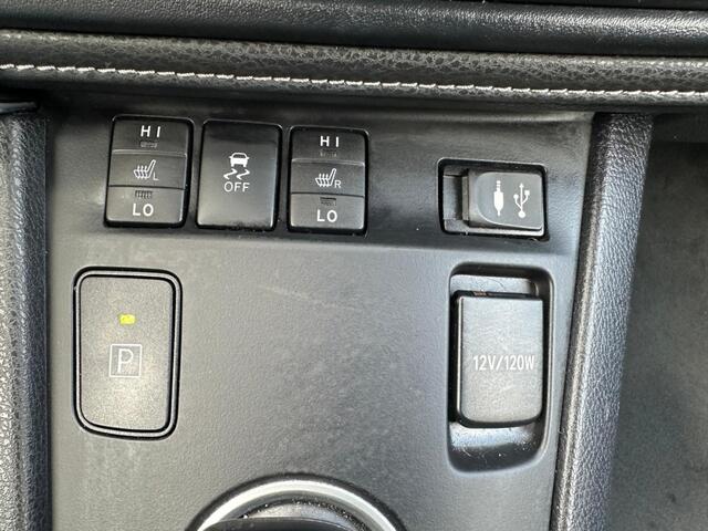 Toyota AURIS Touring Sports 1.8 Hybr. Black Ed. CAMERA | STOELVERWARMING !