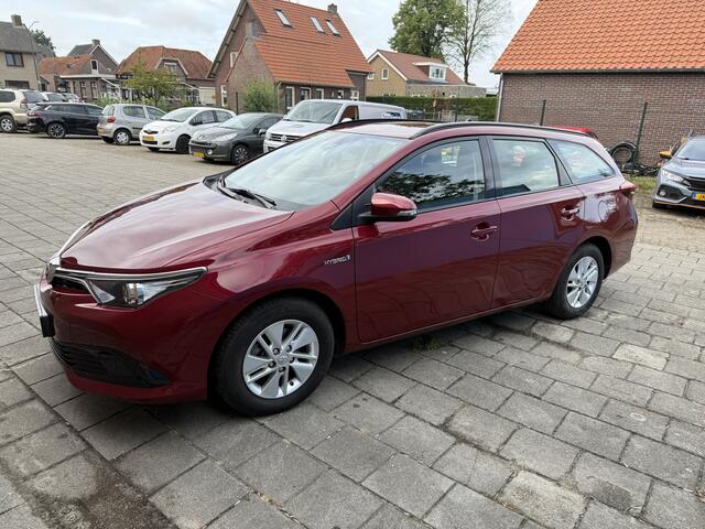 Toyota AURIS 1.8 Hybrid Active Keyless starten, navigatisysteem