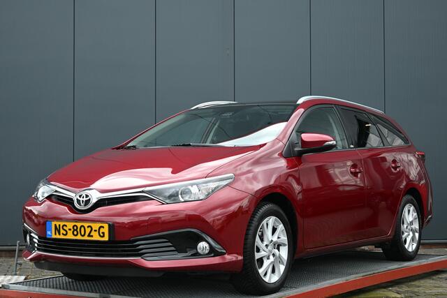 Toyota AURIS Touring Sports 1.2T Volcano Edition trekhaak panoramadak