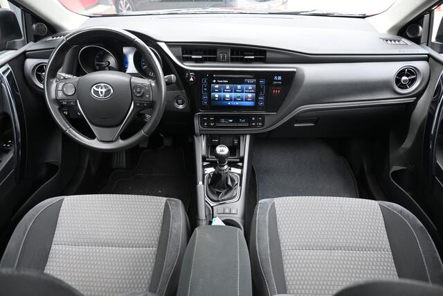 Toyota AURIS Touring Sports 1.2T Volcano Edition trekhaak panoramadak