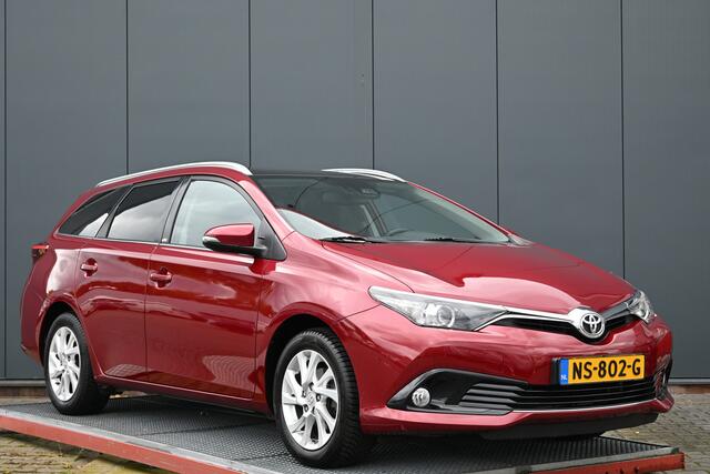 Toyota AURIS Touring Sports 1.2T Volcano Edition trekhaak panoramadak