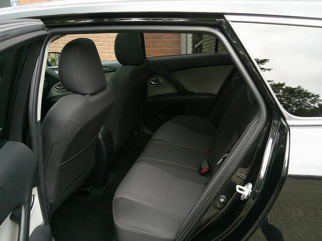Toyota AVENSIS Touring Sports 1.8 VVT-i SkyView Edition Trekhaak