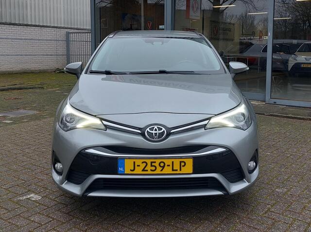 Toyota AVENSIS Touring Sports 1.8 VVT-i Volcano Edition