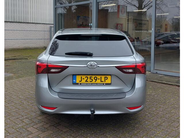 Toyota AVENSIS Touring Sports 1.8 VVT-i Volcano Edition