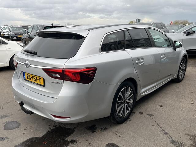 Toyota AVENSIS Touring Sports 1.8 VVT-i Executive Automaat, Panoramadak, Trekhaak, Navigatie, LMV, Cruise control, Achteruitrijcamera, Parkeersensoren voor + achter
