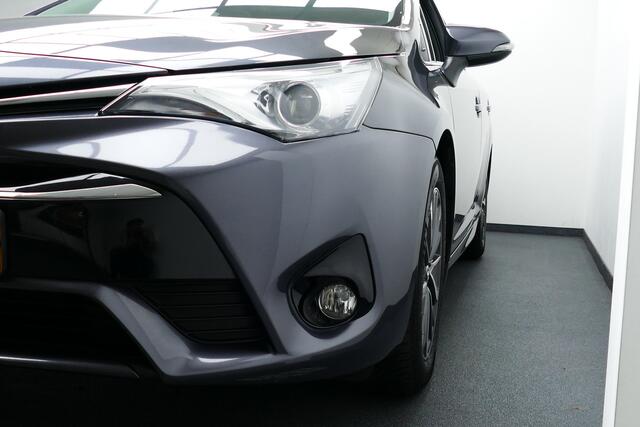 Toyota AVENSIS Touring Sports 1.8 VVT-i SkyView Edition 1-Eig. Panodak, Camera, Clima, Haak 1600kg