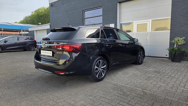Toyota AVENSIS Touring Sports 1.8 VVT-i Team D | AUTOMAAT | 1e EIGENAAR | VOLLEDIGE AANTOONBAAR ONDERHOUDEN
