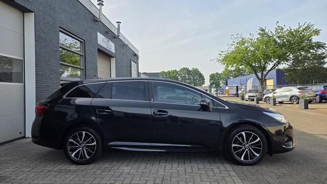 Toyota AVENSIS Touring Sports 1.8 VVT-i Team D | AUTOMAAT | 1e EIGENAAR | VOLLEDIGE AANTOONBAAR ONDERHOUDEN