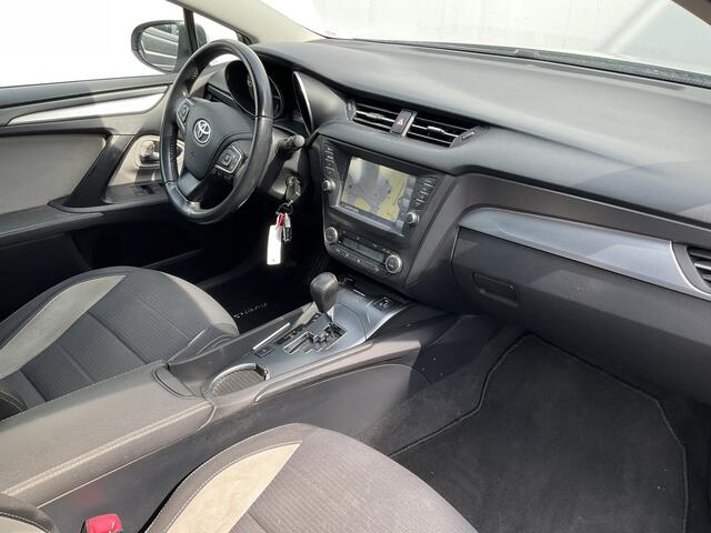 Toyota AVENSIS Touring Sports 1.8 VVT-i SkyView Limited Automaat Trekhaak Stoelverw Camera Dealer-Onderhouden!