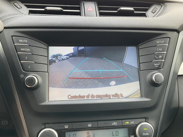 Toyota AVENSIS Touring Sports 1.8 VVT-i SkyView Limited Automaat Trekhaak Stoelverw Camera Dealer-Onderhouden!