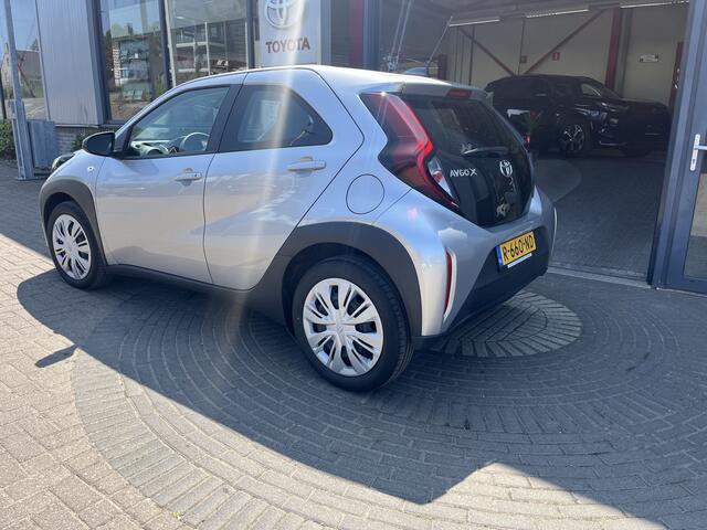 Toyota AYGO X 1.0 VVT-i S-CVT Play