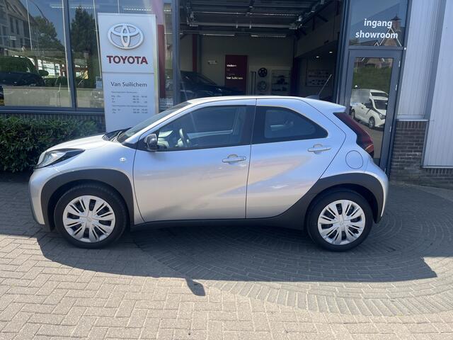 Toyota AYGO X 1.0 VVT-i S-CVT Play