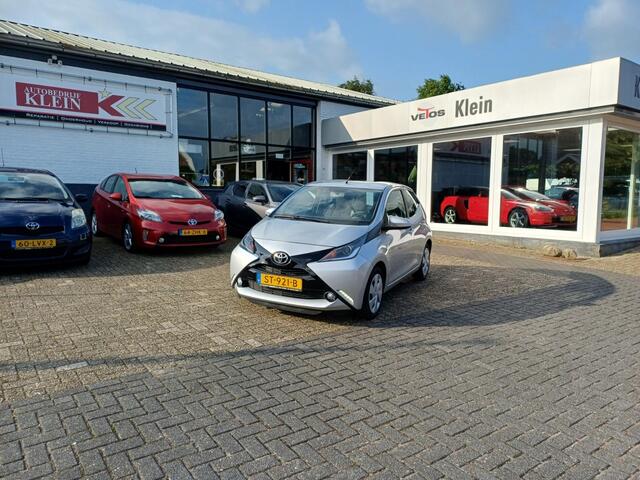 Toyota AYGO 1.0 VVT-i x-nav