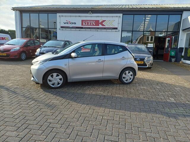 Toyota AYGO 1.0 VVT-i x-nav