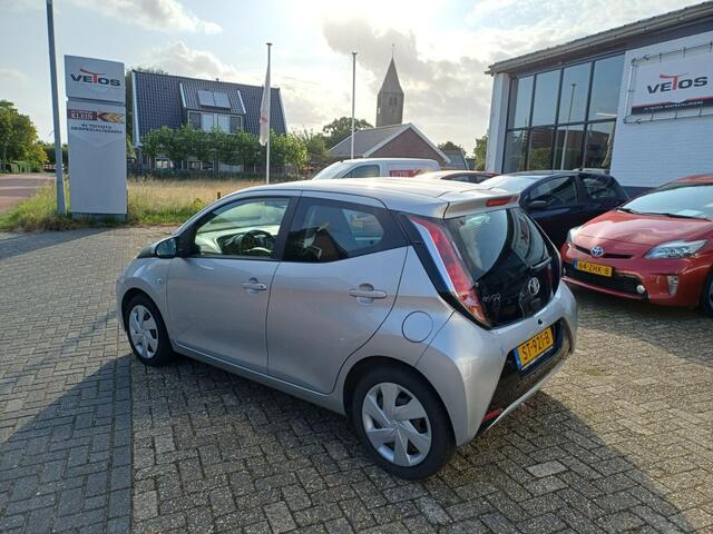 Toyota AYGO 1.0 VVT-i x-nav